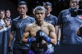 “苏超”决赛进行在即，人民海军泰州舰、南通舰为主队加油