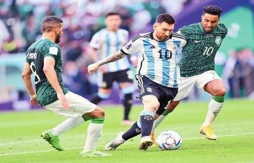 杰伦·布朗本赛季已经10次单节砍下15+，高居联盟第一